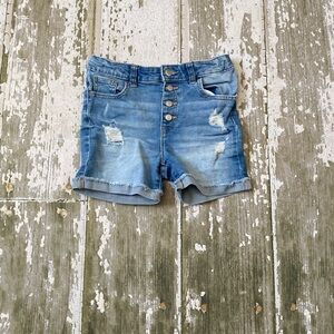 Riped Jean shorts